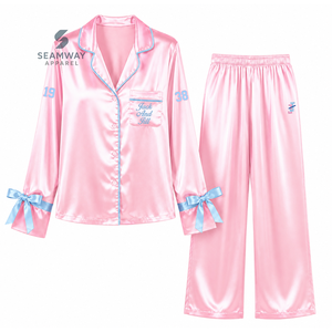 Conjunto de pijama de satén para mujer Jack And Jill Of America, de manga larga, con botones, bordado, de dos piezas, color rosa con ribete azul - Product Image 1