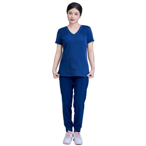 VN SUPPLIERS จำหน่ายชุดยูนิฟอร์มพยาบาลที่ใส่สบายและใช้งานได้ดีที่สุดสำหรับผู้หญิง/ผู้ชาย ชุดสครับสีขาวสำหรับโรงพยาบาล พร้อมดีไซน์จากผู้ผลิต FMF - Product Image 1