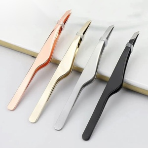 Pinzas para Cejas de Acero Inoxidable con Punta Curva Ryzer Studio, Diseño de Lujo Duradero y Moderno para un Acabado Preciso - Product Image 1