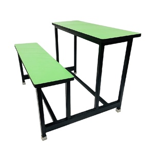 Conjunto Clásico de Escritorio y Banco Escolar de Dos Plazas con Estructura Metálica y Tablero de Escritura Laminado Verde Resistente - Product Image 3