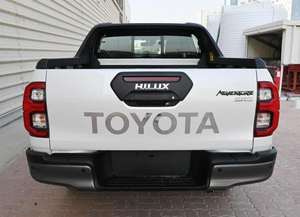 Pick-up 4x4 Diesel Turbo d'occasion 2024 pour Hilux Revo, conduite à gauche, sièges foncés - Product Image 3