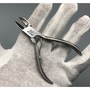 Coupe-cuticules professionnel en acier inoxydable à lame courbée, style classique, à mâchoires larges pour ongles - Product Image 3