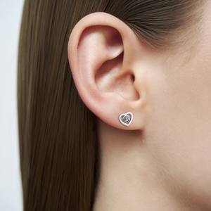 Pendientes de Zirconia Corazón Atemporal en Plata de Ley 925 Chapados en Oro, Elegante Regalo de Joyería para Boda para Mujer - Product Image 3