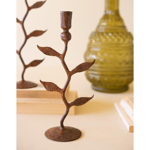 Ensemble de trois chandeliers en métal forgé bronze rustique en forme de branche, avec des accents de feuilles organiques détaillées sur les tiges - Product Image 5
