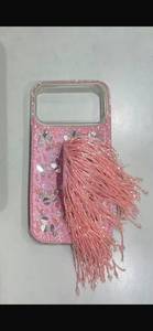 เคสโทรศัพท์กันกระแทก TPU ทรงสี่เหลี่ยมประดับลูกปัดสีม่วงทำมือ พร้อมลายปักเรขาคณิต - Product Image 5