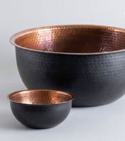 Bol à pédicure en cuivre martelé de qualité supérieure, idéal pour les soins de spa, les bains de pieds relaxants et les applications en salon.