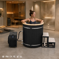 Bain froid pour piscine en WPC noir avec bord supérieur en bois naturel, bain de glace avec revêtement en acier inoxydable 304 et refroidisseur numérique