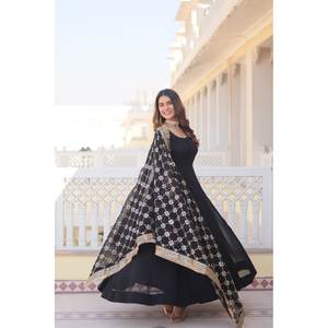 ROBE COUPE ALIA READYMADE NOIR AVEC SET-KKA-1070 DUPATTA - Product Image 5