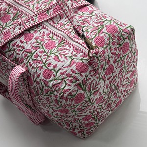 Floral Print Quilted <b>Duffel</b> <b>Bag</b> Pink White Stripe Handle Large Capacity Travel Weekender Shoulder Duffle <b>Bag</b> - Product Image 3