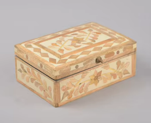 Boîte décorative artisanale en bois avec incrustations florales, boîte à bijoux sculptée de luxe avec motif étoilé pour la maison et le bureau modernes - Product Image 6