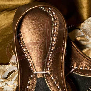 Zapatos Khussa Profesionales para Mujer, Parte Superior de Cuero Duradero, Suela Antideslizante, Diseño Impreso a la Moda, Colores Personalizables - Product Image 6