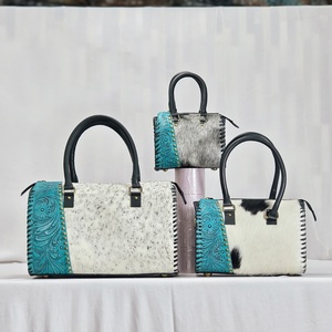 Juego de 3 bolsos de hombro con diseño occidental, turquesa, con relieve floral, cierre de cremallera y asa resistente. - Product Image 1