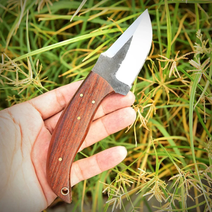 Couteau à dépecer artisanal en acier carbone forgé 1095, manche en bois de rose, 7 pouces, étui en cuir - Product Image 5