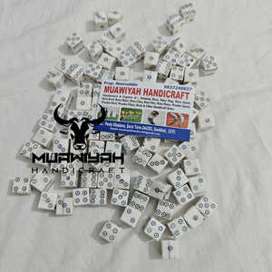 ลูกเต๋ากระดูกควายคุณภาพดีที่สุด 100% เป็นมิตรกับสิ่งแวดล้อม ลูกเต๋าทำมือจากกระดูกควาย ขัดเงา ปรับแต่งขนาดได้ สำหรับเล่นเกมบนโต๊ะ - Product Image 1