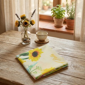 [K-ESSENTIALS] ผ้าพันคอผ้าฝ้ายลายดอกไม้สีเหลือง 60s ขนาด 50x50 ซม. ผ้าเช็ดหน้าแบบนุ่มใช้ซ้ำได้ - Product Image 2