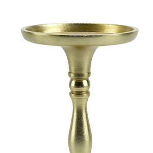 Candelabro de la mejor calidad para decoración del hogar, portavelas con acabado dorado, de aluminio fundido, hecho a mano y personalizado. - Product Image 4