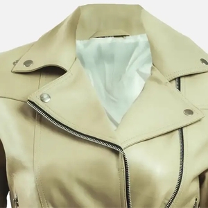 Chaqueta de moto en oferta, personalizada para mujer, de cuero genuino negro, estilo vintage transpirable, con un solo botón frontal y mangas tejidas. - Product Image 3