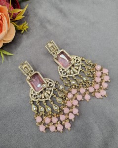 Boucles d'oreilles de luxe en cristal à franges, pierres précieuses taillées radiant, pour femmes, style traditionnel, pour occasions festives, fabricants de boucles d'oreilles - Product Image 5