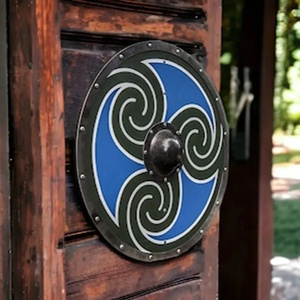 Bouclier Viking en bois fait main de 24 pouces, qualité DIY, motif celtique bleu, en acier au carbone, personnalisable, avec centre décoratif, par Ahmad Fabric - Product Image 2