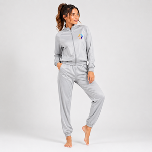 Chándal elegante para mujer diseñado con tela transpirable, comodidad relajada y movimiento flexible para entrenamiento físico y uso diario. - Product Image 5