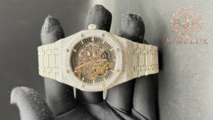 Montre Hip Hop en acier inoxydable avec diamants Moissanite, fabrication haut de gamme pour hommes, montre-bracelet de luxe disponible à la vente - Product Image 4
