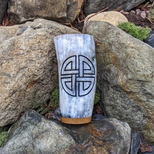Tasse en corne polie de style animal viking, écologique, avec logo personnalisé pour souvenir, café, bière, eau, origine Inde, forme naturelle - Product Image 1