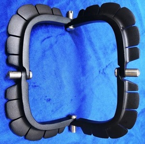 ชุดอุปกรณ์ผ่าตัดทางนรีเวชและระบบปัสสาวะของ Azicon รุ่น Lone Star Retractor System  วงแหวนผ่าตัดแบบยึดติดด้วยตัวเองทำจากเหล็กกล้าไร้สนิม พร้อมตะขอเกี่ยวแบบยืดหยุ่น - Product Image 3