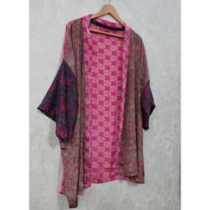 Kimono Corto Étnico de Seda con Parches, Hecho a Mano en India, Chaqueta de Seda, Estilo Boho, Ropa de Verano para Mujer - Product Image 2