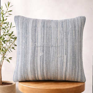 Cojín Decorativo Color Marfil con Patrón Lineal Orgánico, Funda de Cojín Bohemio de Algodón Reciclado, Adorno Tejido Neutral para Estilo Rústico - Product Image 4
