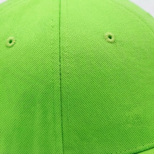 Casquette de baseball verte à 6 panneaux unisexe ajustée couleur unie décontractée en sergé 100 % polyester pour toutes les saisons - Product Image 5