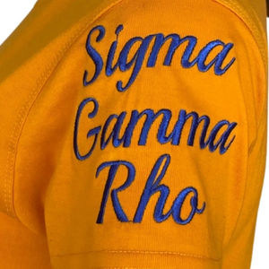 Camiseta de chenilla con escudo de Sigma Gamma Rho, letras bordadas en dorado y azul, ropa de hermandad, algodón, estilo universitario griego, top para mujer - Product Image 4