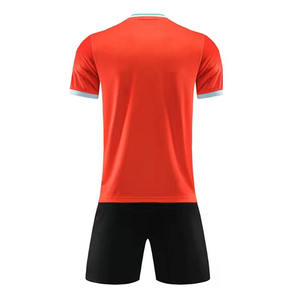 Uniforme de Fútbol Personalizado OEM 2026, Diseño Moderno con Colores Degradados, Corte Regular, 100% Poliéster, Transpirable, Antibacterial, de Secado Rápido - Product Image 5