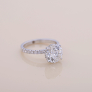 Anillo de Compromiso con Diamante Cultivado en Laboratorio de 3.08CT, Corte Redondo, Plata de Ley 925, Banda Pavé, Anillo Nupcial - Product Image 2