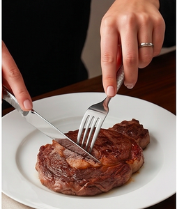 Juego de Cubiertos Modernos de Acero Inoxidable de 5 Piezas, Cuchillo, Tenedor y Cuchara con Acabado de Alto Brillo, Resistentes al Óxido, para Bodas - Product Image 5