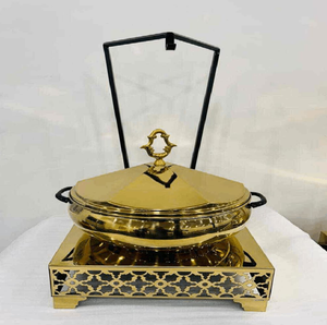 Chafing dish doré élégant et haut de gamme avec base en jali complexe, un article phare pour les buffets. Fabriqué par des artisans qualifiés en Inde. Prix de gros. - Product Image 1