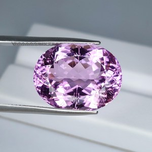 Piedra preciosa suelta de kunzita natural de forma ovalada, cristal rosa lila para la fabricación de joyas, anillos y colgantes. - Product Image 3