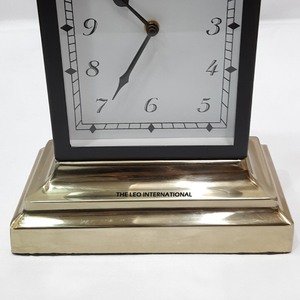 Reloj de Mesa de Metal de Alta Calidad, Diseño Moderno de Cuarzo, Forma Geométrica, Accesorios de Escritorio - Product Image 2