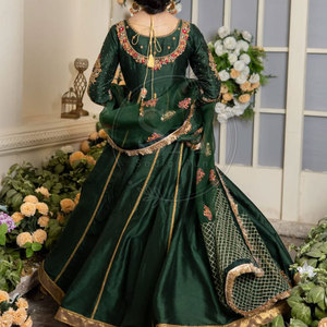 Magnifique robe de mariée pour femmes, design élégant, robe de mariée royale avec broderie - Product Image 4