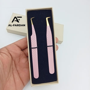 Pinzas para Extensión de Pestañas de 90 Grados con Punta de Diamante, Color Rosa Claro, Puntos Dorados, Agarre Suave, Punta de Fibra, Pinzas para Volumen de Pestañas - Product Image 1