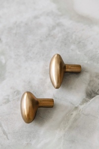 Poignée de meuble en laiton distinctive avec formes dôme et ovales pour tiroirs, armoires et commodes de cuisine - Product Image 4