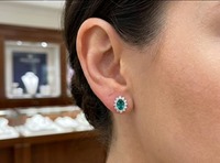 Mehrajuddin Gems Natürliche Smaragd-Ohrstecker mit Ovalschliff und Blumenmotiv für Damen, 925 Sterling Silber Krappenfassung, Elegant Klassisch