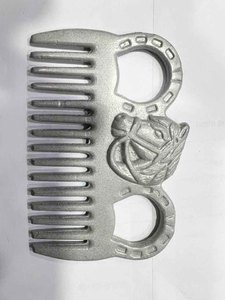 Peigne à tresser pour crinière et queue de cheval, râteau de toilettage, design personnalisé, usage équestre en écurie - Product Image 1