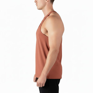 Débardeur Stringer Haute Performance pour Homme en Tissu Tricoté 100% Polyester Doux, Idéal pour la Course, l'Entraînement et les Tenues Décontractées, Logo Avant - Product Image 2