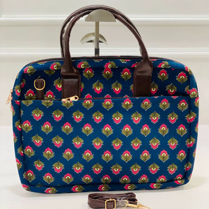 Sac à ordinateur portable pour femme moderne, imprimé jaipuri exclusif, bleu Butti - Product Image 1