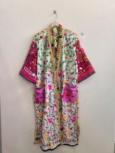 Venta al por mayor de Kimonos Largos de Viscosa Georgette Hechos a Mano con Diseño Phulkari, Chaqueta Tipo Duster, Regalo para Damas de Honor - Product Image 5