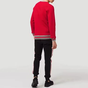 เสื้อสเวตเชิ้ตคอกลมแต่งขอบสีแดงสำหรับผู้ชาย แขนยาว สวมใส่สบาย เหมาะสำหรับฤดูใบไม้ร่วงและฤดูหนาว - Product Image 2