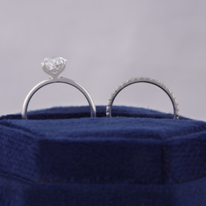 Ensemble de bague de fiançailles avec diamant ovale de 2,0 carats cultivé en laboratoire et alliance en or 14 carats - Product Image 5
