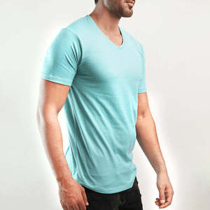 เสื้อยืดคอกวีทรงเข้ารูปแขนสั้นสำหรับผู้ชาย สีพื้น ผ้าคอตตอนเจอร์ซีย์ สวมใส่สบาย ระบายอากาศได้ดี ความยาวปกติ - Product Image 3