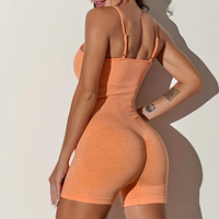Body orange dos nu, short taille haute, bretelles spaghetti, détails en maille, effet froncé aux fesses, vêtements de sport
