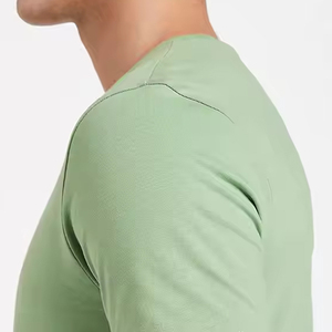 T-shirt unisexe surdimensionné en coton 100% 230 g/m² avec impression graphique personnalisée, manches courtes, idéal pour un usage quotidien. - Product Image 3
